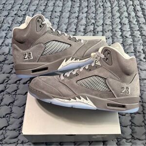Jordan 5 Retro Cool Gray Sneakers